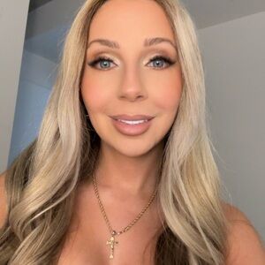 Meet your Posher, Annie